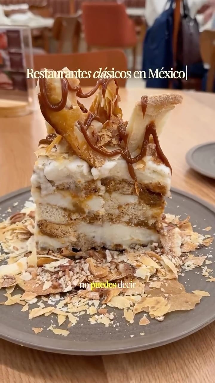 Post 6 by Alexa Santillán on Instagram (video)
