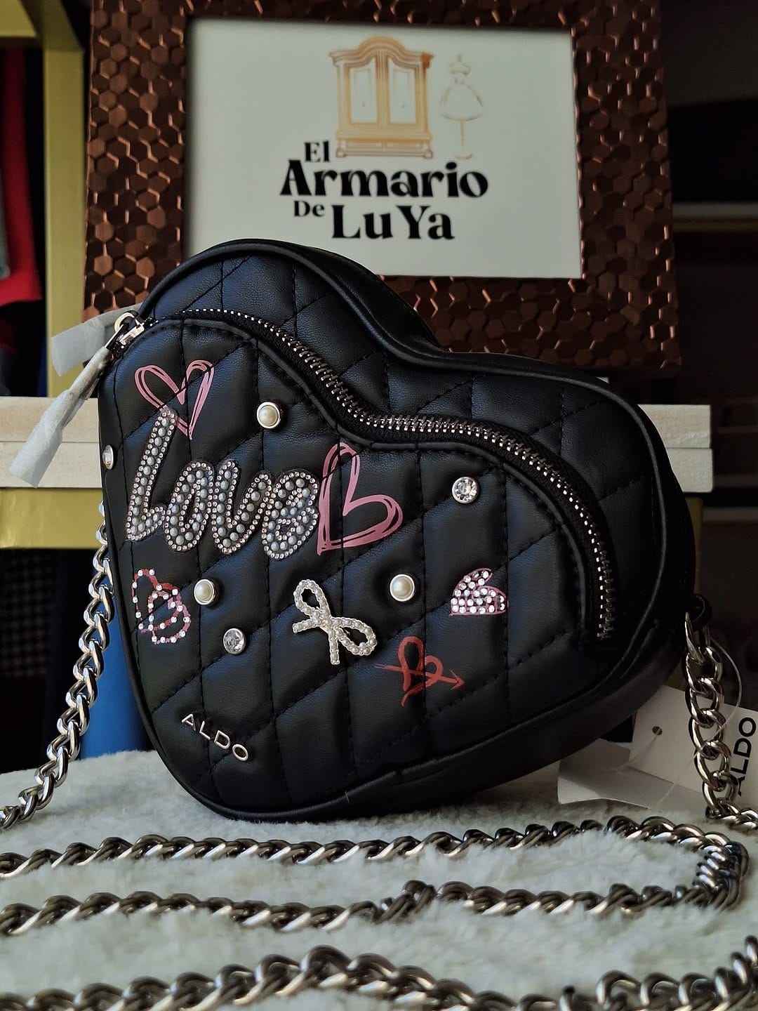 Post 9 by El Armario de LuYa on Instagram (image)