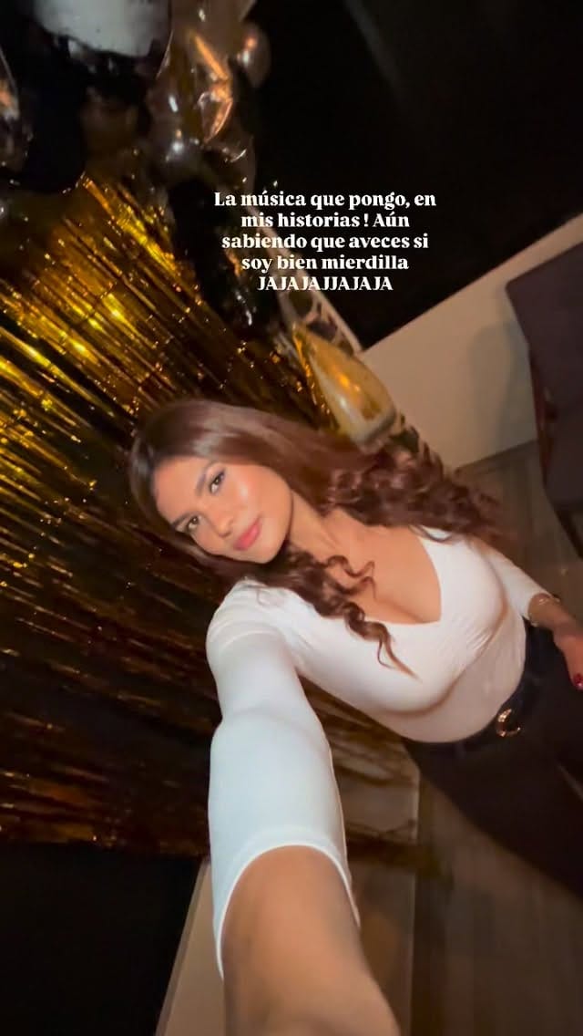 Post 6 by 𝓢𝓸𝓷𝓲𝓪 𝓑𝓮𝓷𝓲𝓽𝓮𝔃 on Instagram (video)