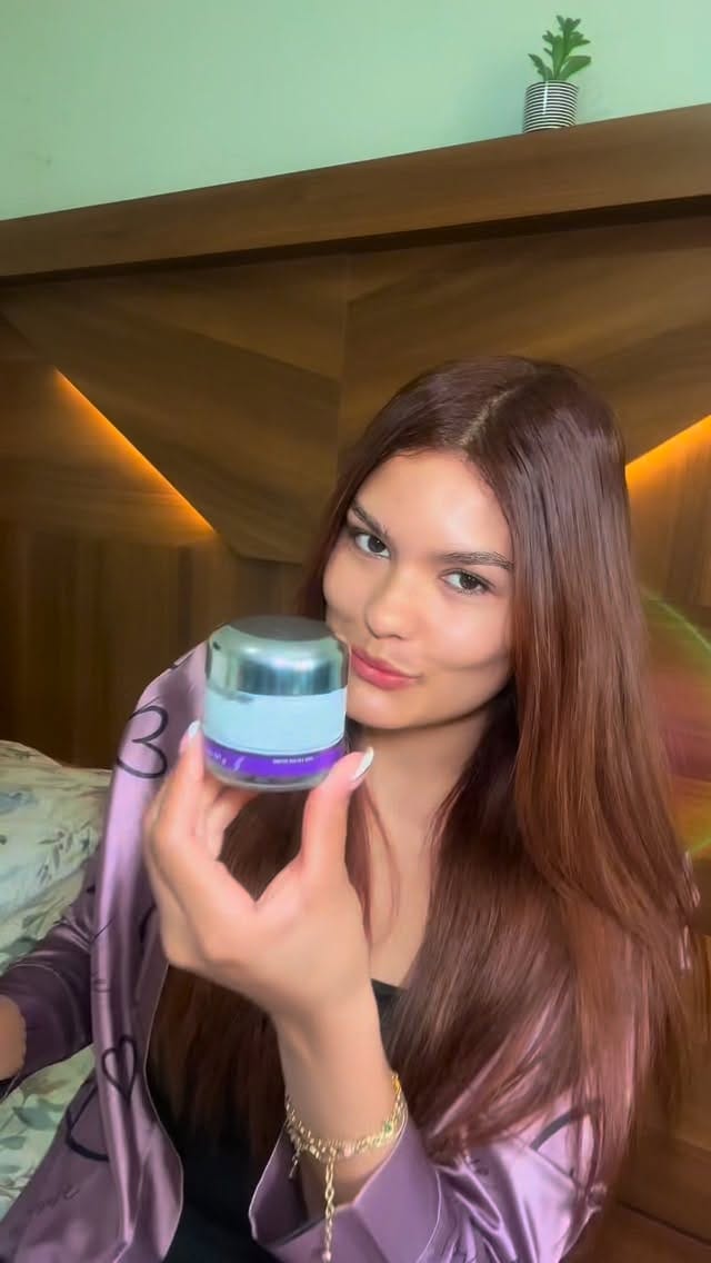 Post 3 by 𝓢𝓸𝓷𝓲𝓪 𝓑𝓮𝓷𝓲𝓽𝓮𝔃 on Instagram (video)