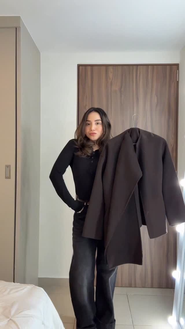 Post 6 by Montserrat Benavides on Instagram (video)