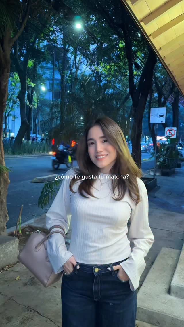 Post 2 by Montserrat Benavides on Instagram (video)