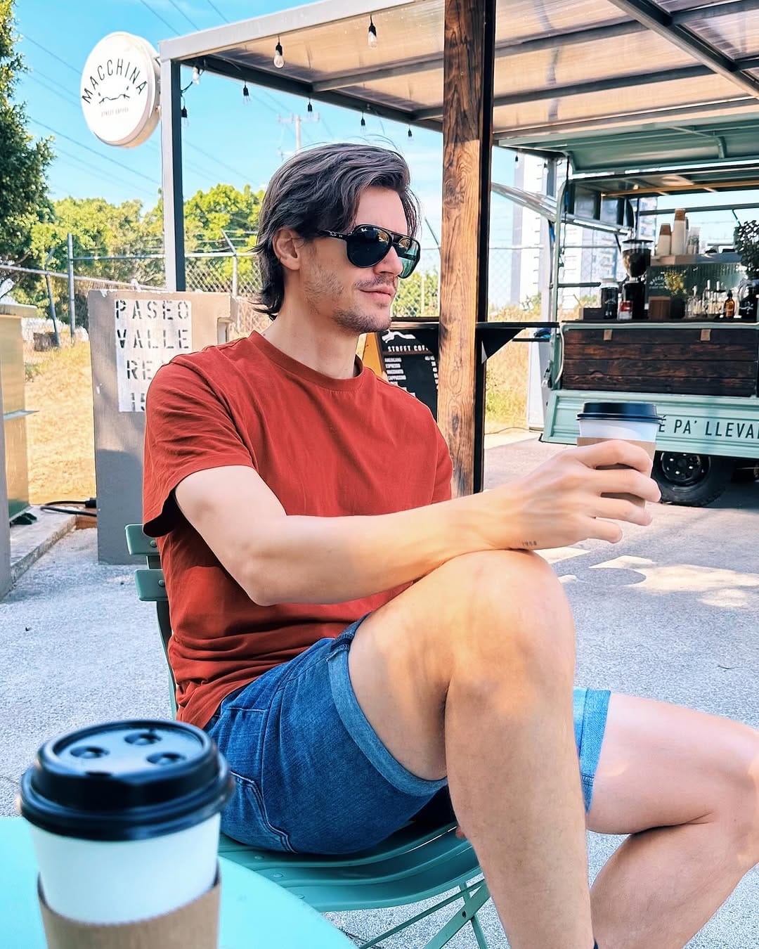 Post 6 by Leonardo on Instagram (carousel)