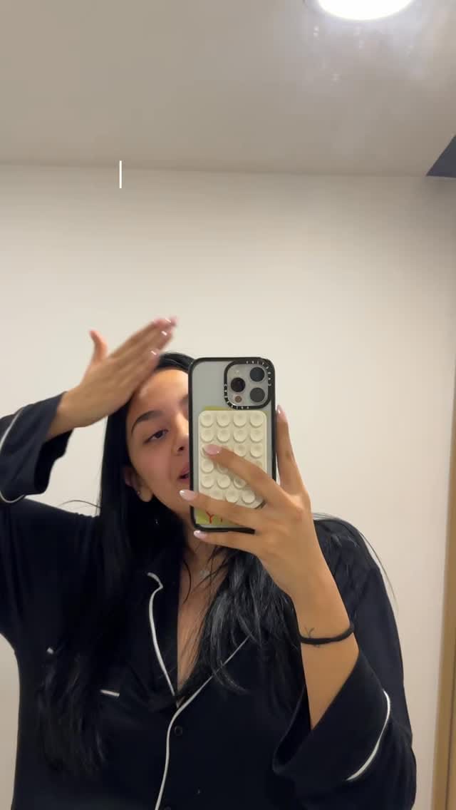 Post 2 by Isabella Rivera on Instagram (video)