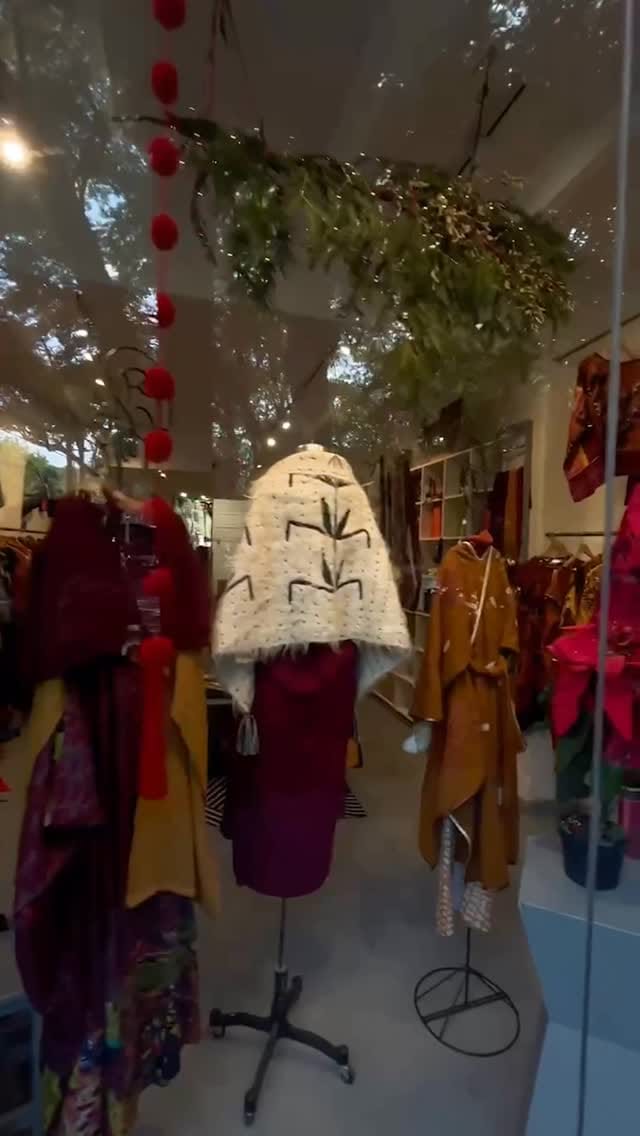 Post 5 by Carmen Rion on Instagram (video)