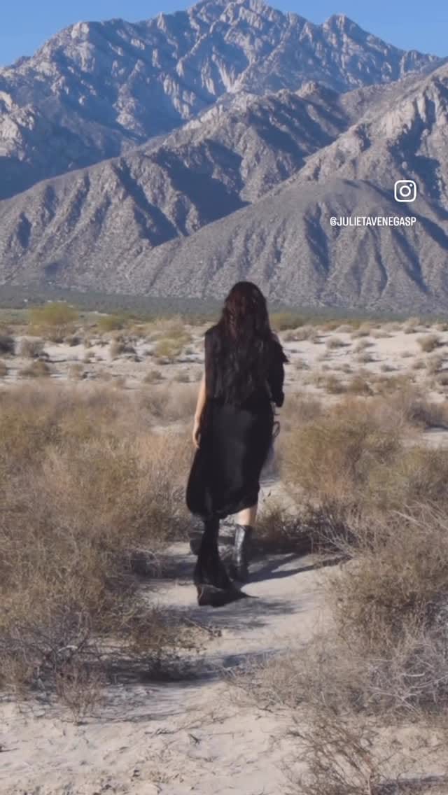 Post 1 by J U L I A    Y    R E N A T A on Instagram (video)