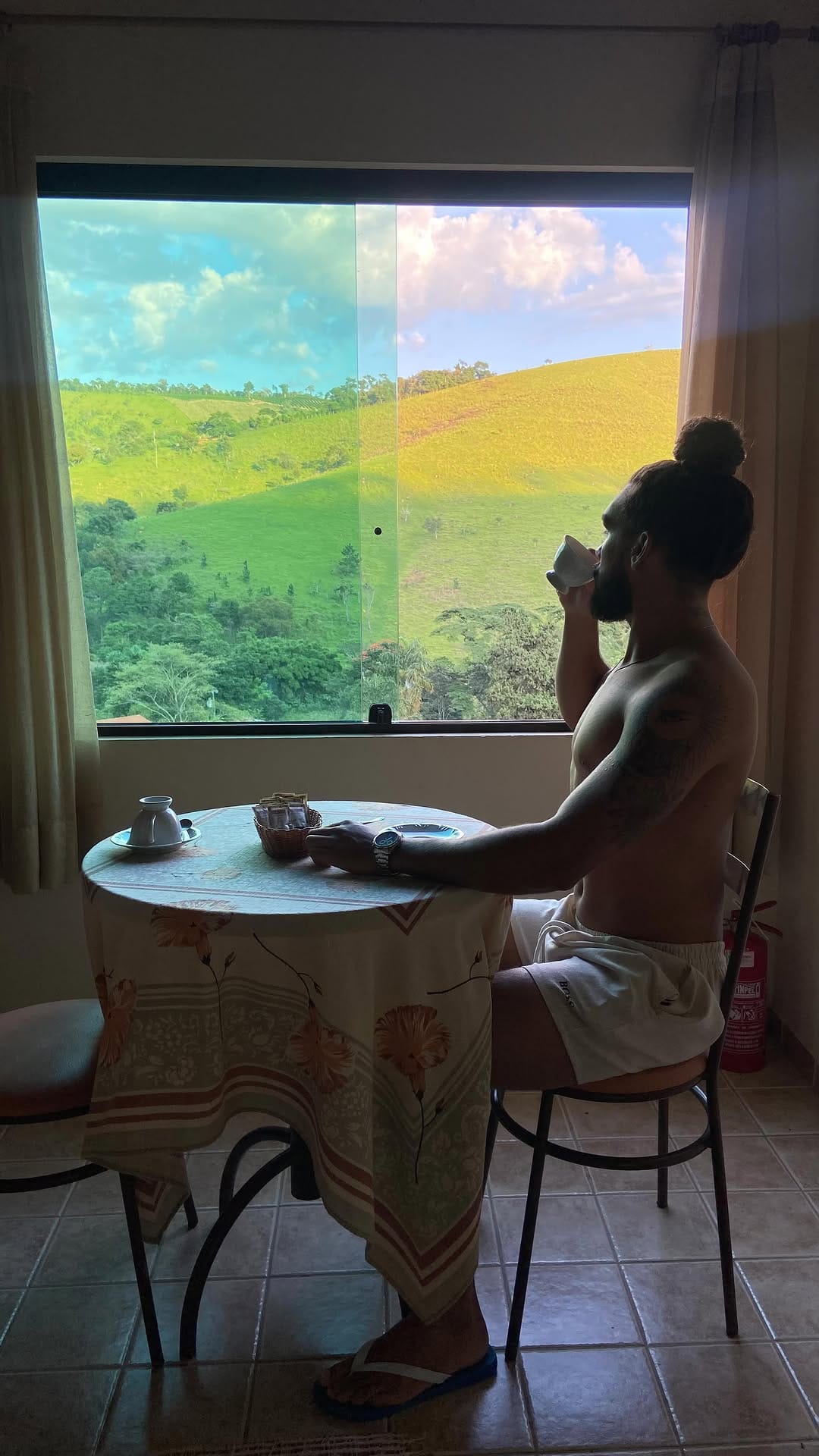 Post 9 by Lucas Martins on Instagram (video)
