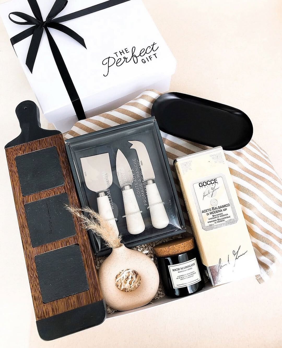Post 2 by 𝐓𝐇𝐄 𝐏𝐄𝐑𝐅𝐄𝐂𝐓 𝐆𝐈𝐅𝐓 Ⓡ on Instagram (carousel)