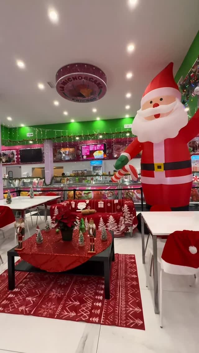 Post 2 by La Michoacana Chicago on Instagram (video)