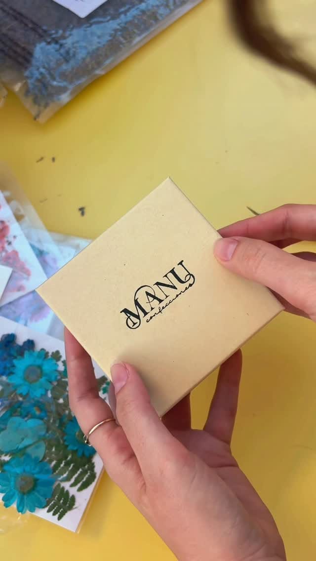 Post 3 by M A N U | Marca de Accesorios on Instagram (video)