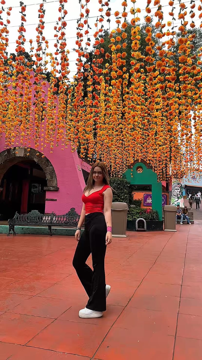 Post 1 by Ximena Crespo 🩷 on Instagram (video)