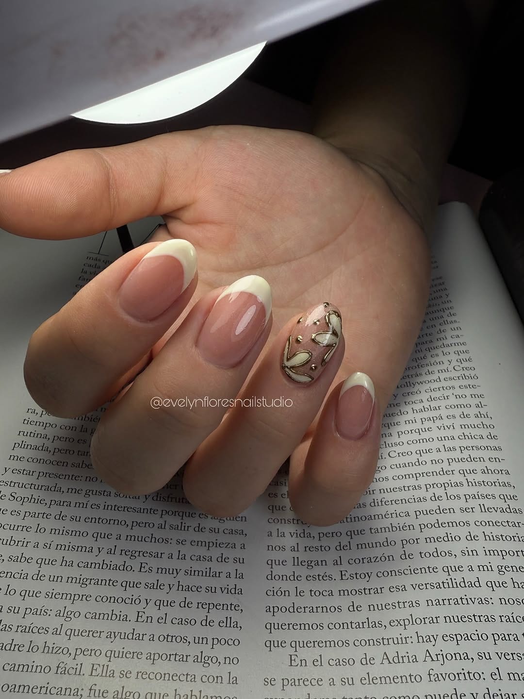 Post 6 by 𝑬𝒗𝒆𝒍𝒚𝒏 𝑭𝒍𝒐𝒓𝒆𝒔 on Instagram (carousel)