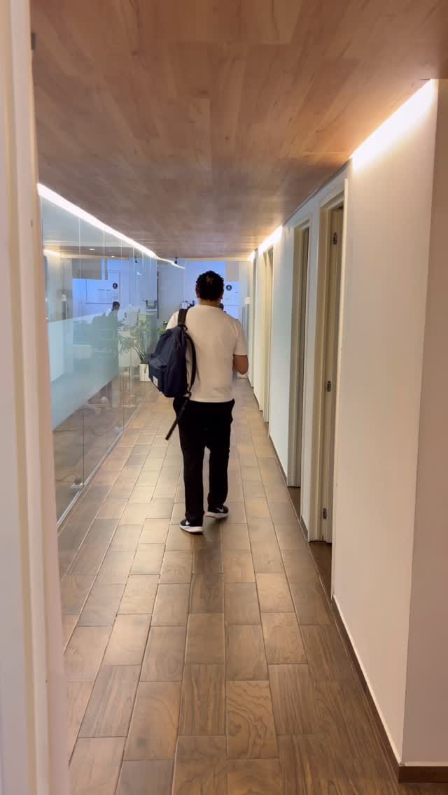 Post 3 by Slim World on Instagram (video)