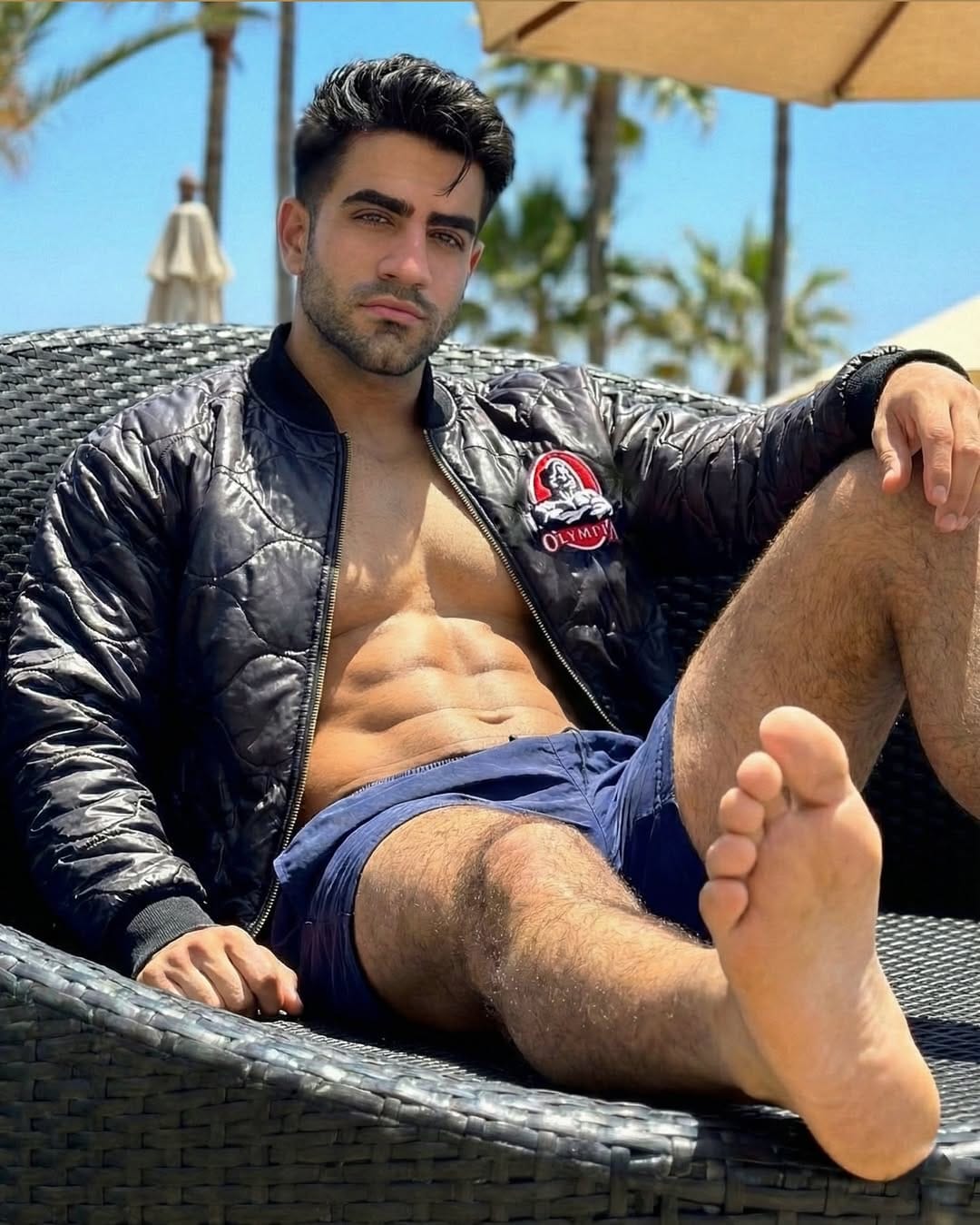 Post 5 by Leo Gamero on Instagram (image)