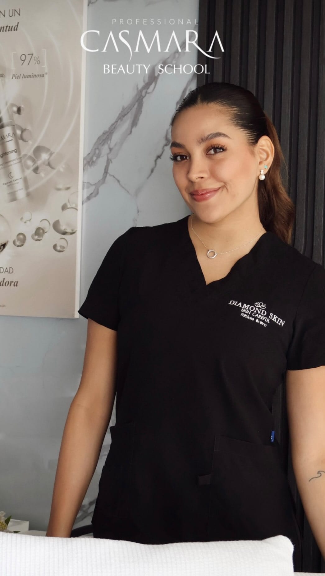 Post 3 by FABIOLA BRAVO - Cosmetologia y cosmiatria. on Instagram (video)