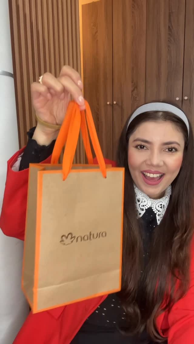 Post 2 by Wendy Carré on Instagram (video)