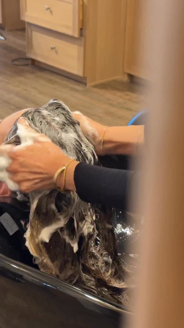 Post 7 by ORO SALON on Instagram (video)