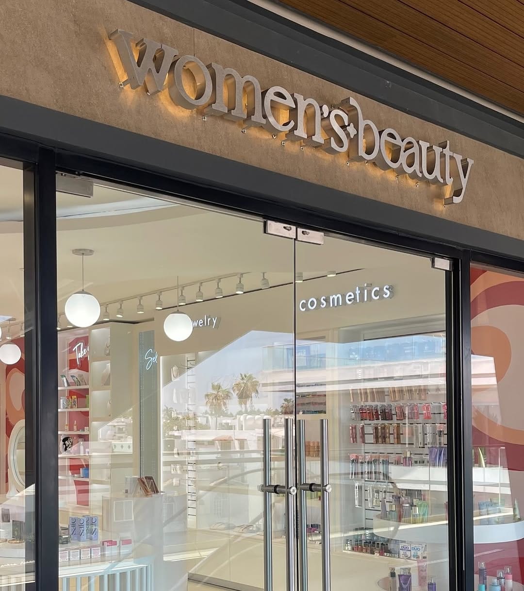Post 10 by Women's Beauty | Makeup, skincare & jewelry on Instagram (carousel)