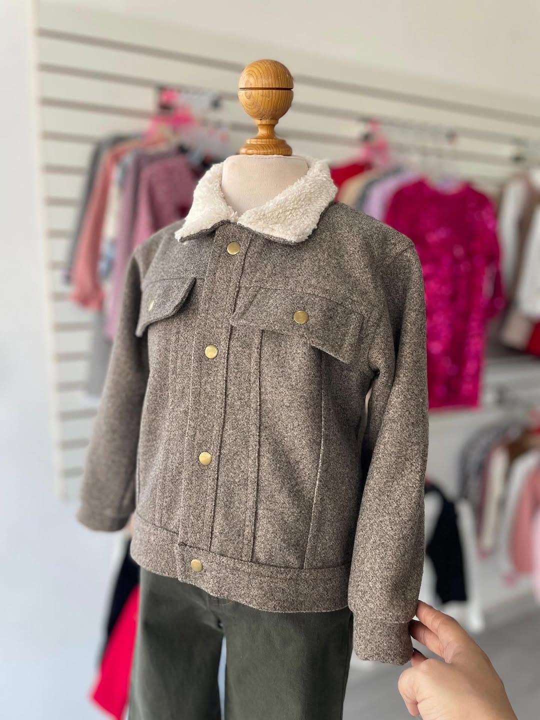 Post 10 by Magic Boutique on Instagram (carousel)