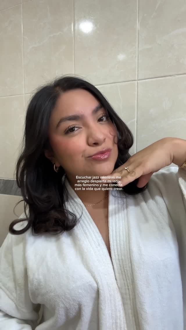Post 2 by Sharonn Ruiz on Instagram (video)