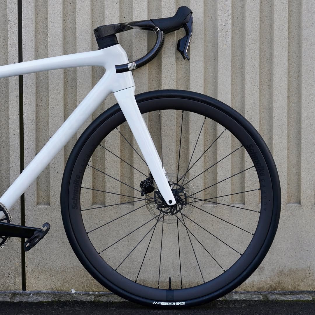 Post 3 by LEON BIKES AG on Instagram (carousel)