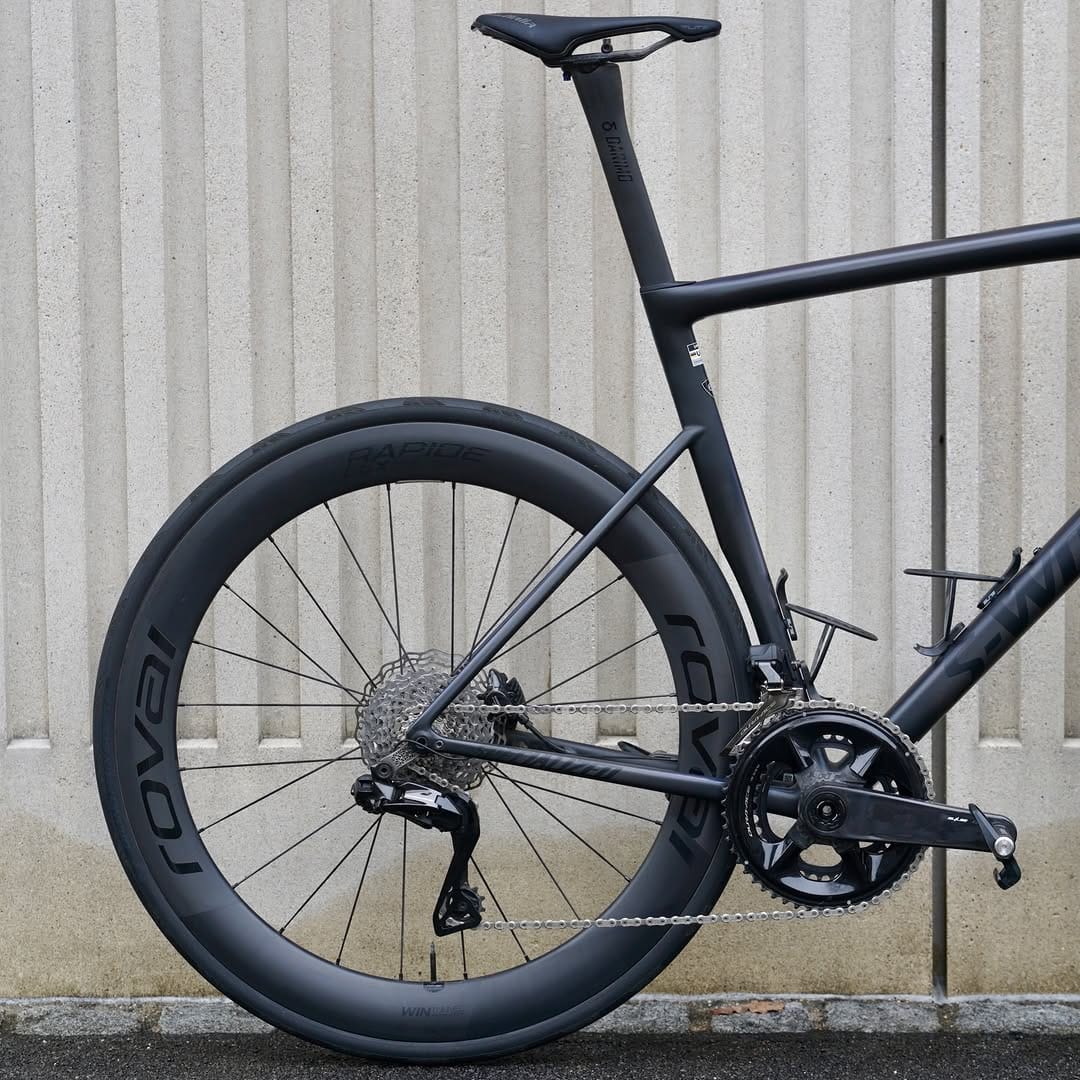 Post 10 by LEON BIKES AG on Instagram (carousel)
