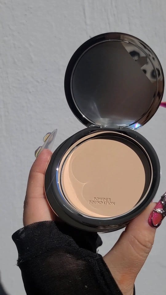 Post 2 by Viridiana Gonzalez MUA on Instagram (video)