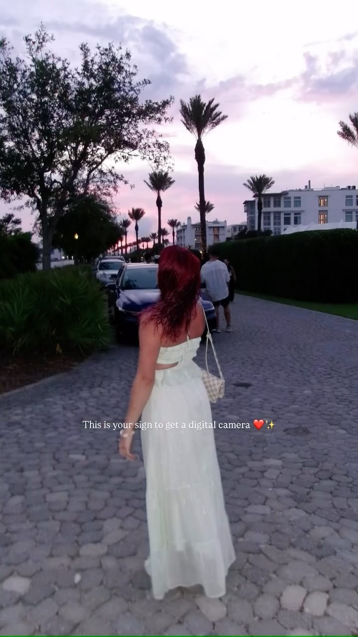 Post 6 by EMILY BARROS on Instagram (video)