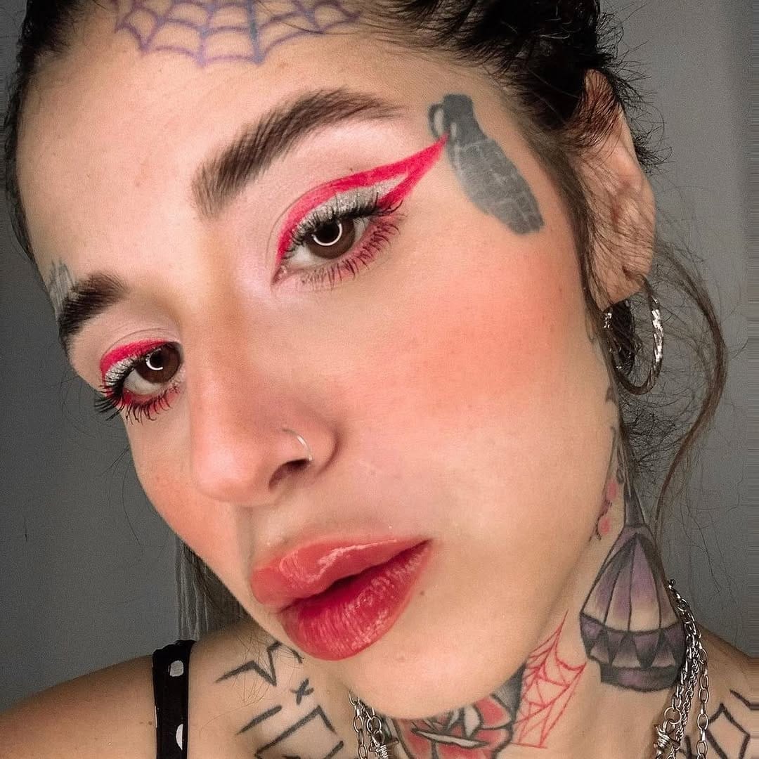 Post 7 by Lovely MakeUp on Instagram (carousel)