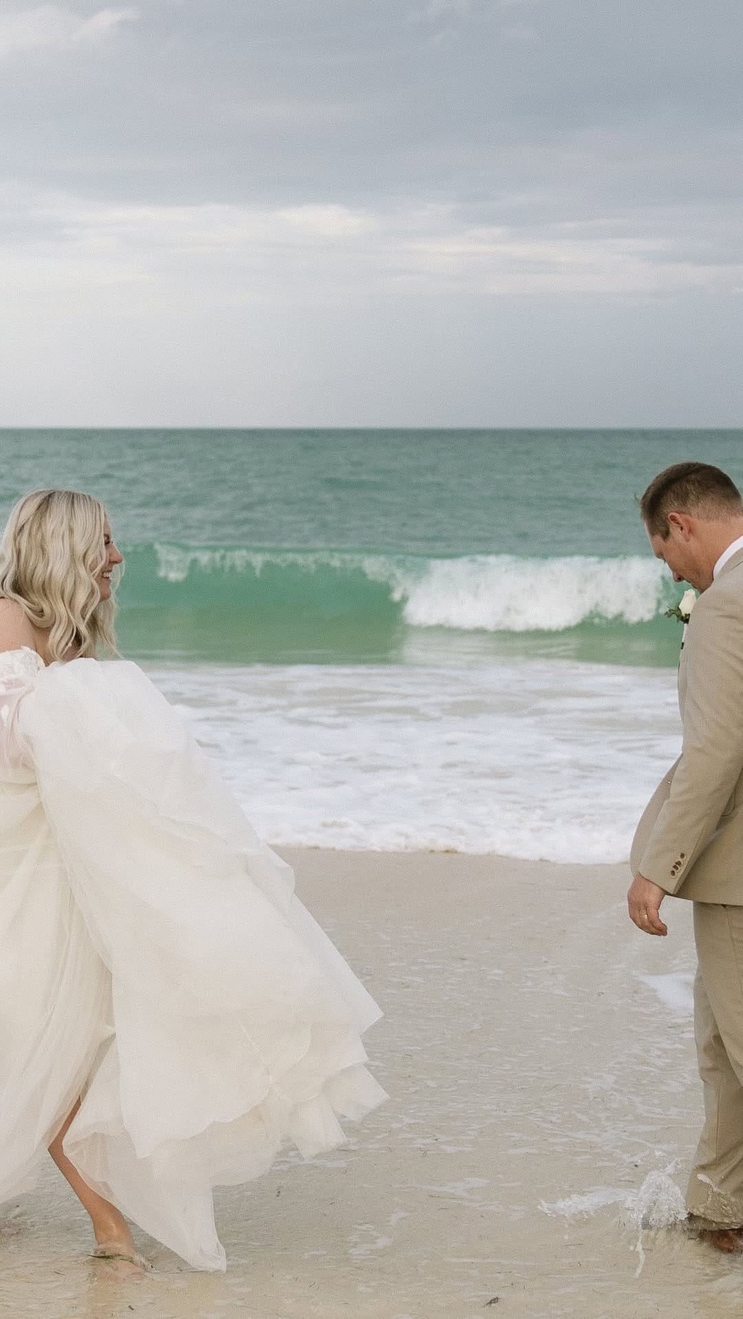 Post 8 by Wedding Photographer — Kaitlyn Kiedrowski on Instagram (video)