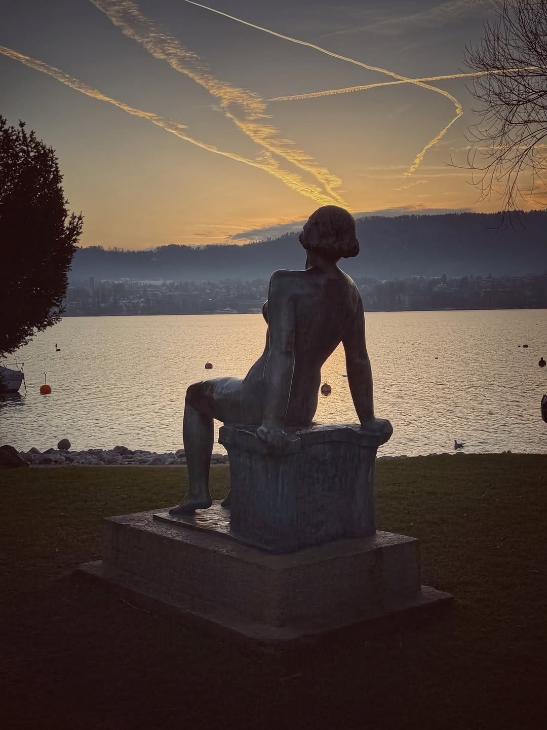 Post 8 by Manuela Leonhard on Instagram (carousel)