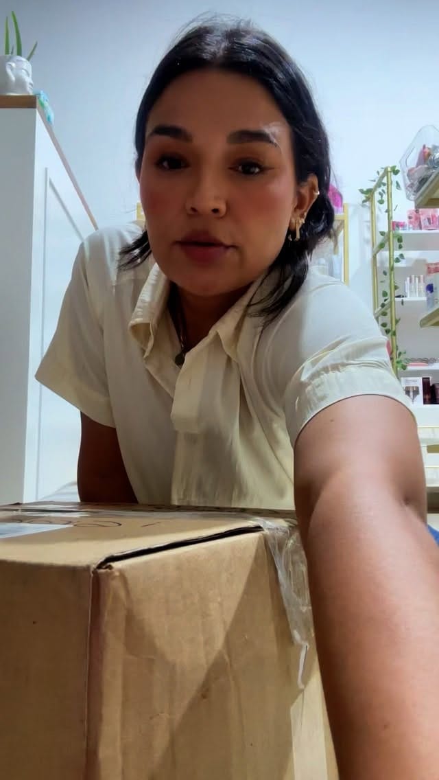 Post 8 by Estefana Cosmetics on Instagram (video)