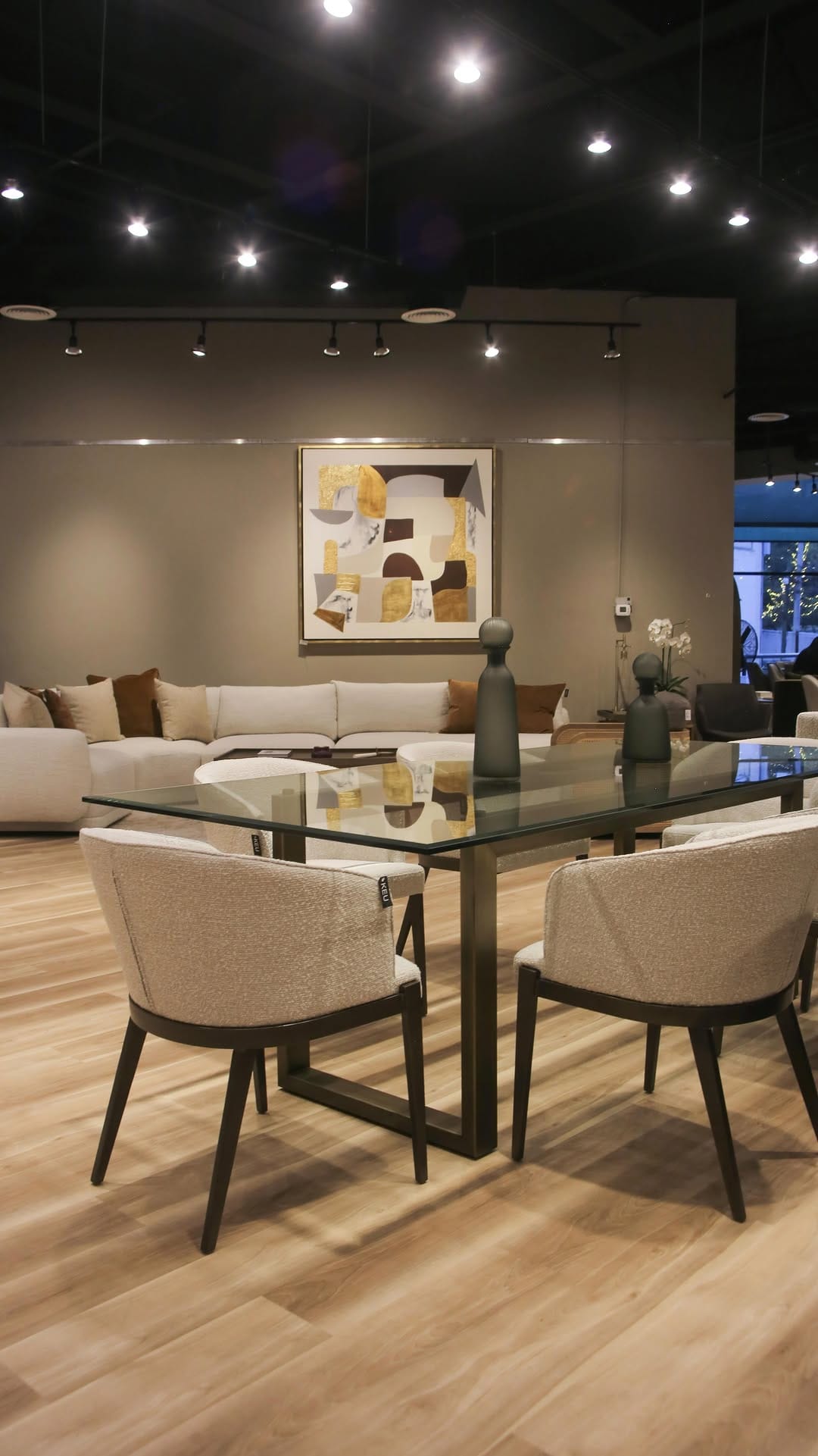 Post 7 by Muebles Keu on Instagram (video)