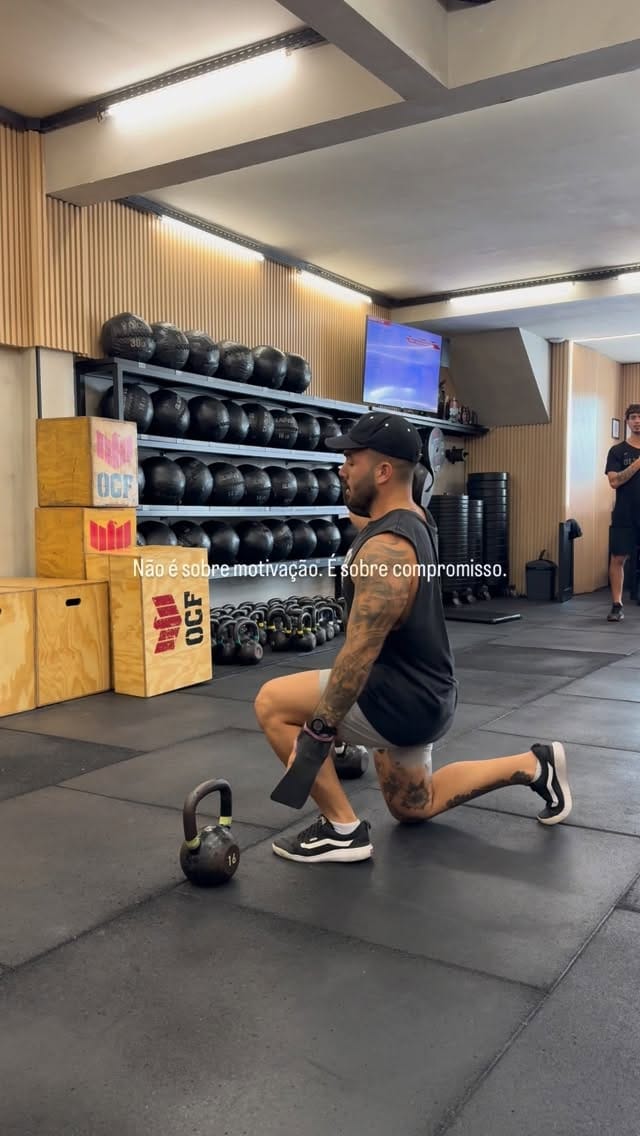 Post 2 by LUCAS BARREIRA | Lifestyle e Treinos on Instagram (video)