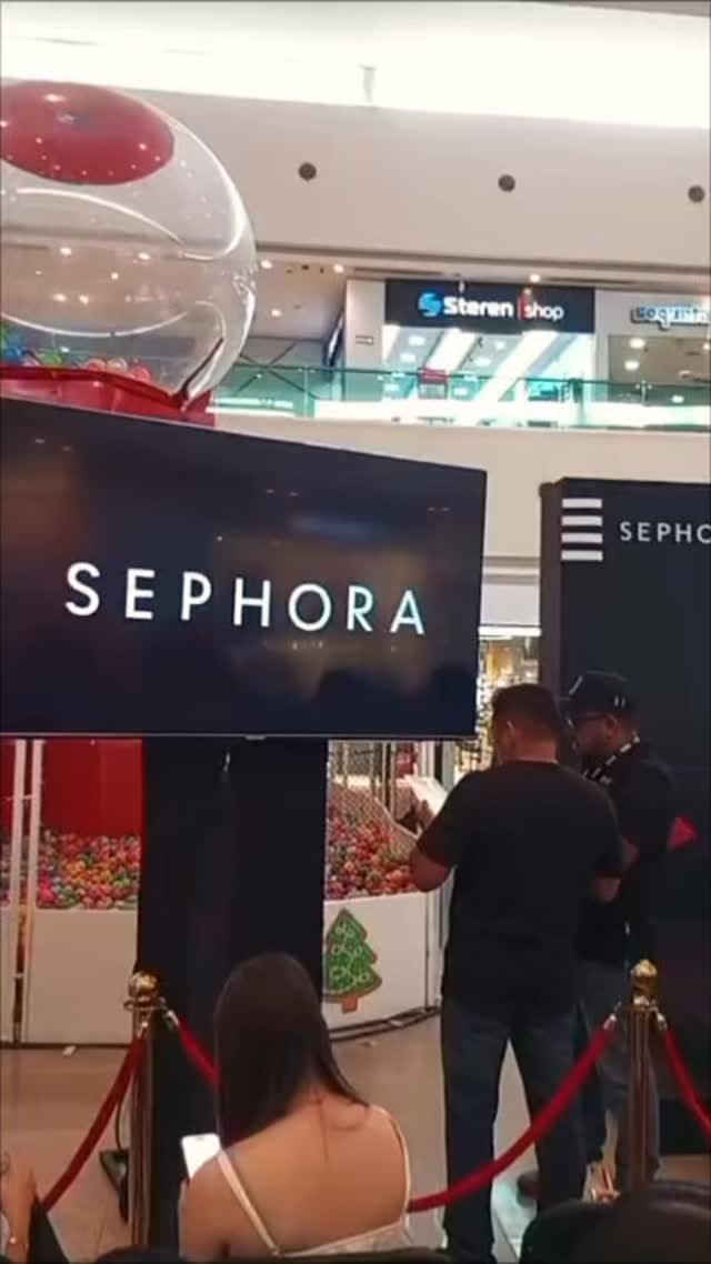 Post 8 by Wendy Probelleza on Instagram (video)