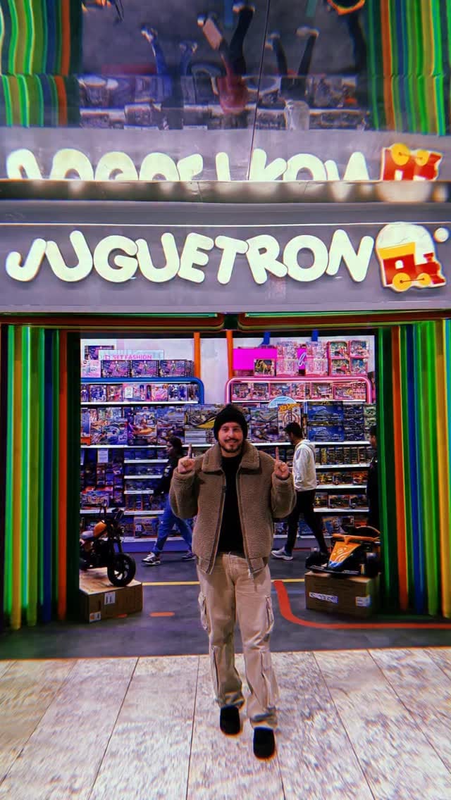 Post 4 by 𝑉𝑖𝑐𝑡𝑜𝑟 𝑅𝑜𝑗𝑎𝑠 on Instagram (video)
