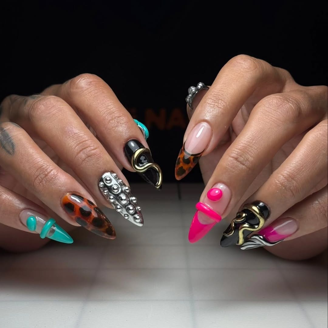 Post 7 by HiHi Nails México 〰️ on Instagram (carousel)