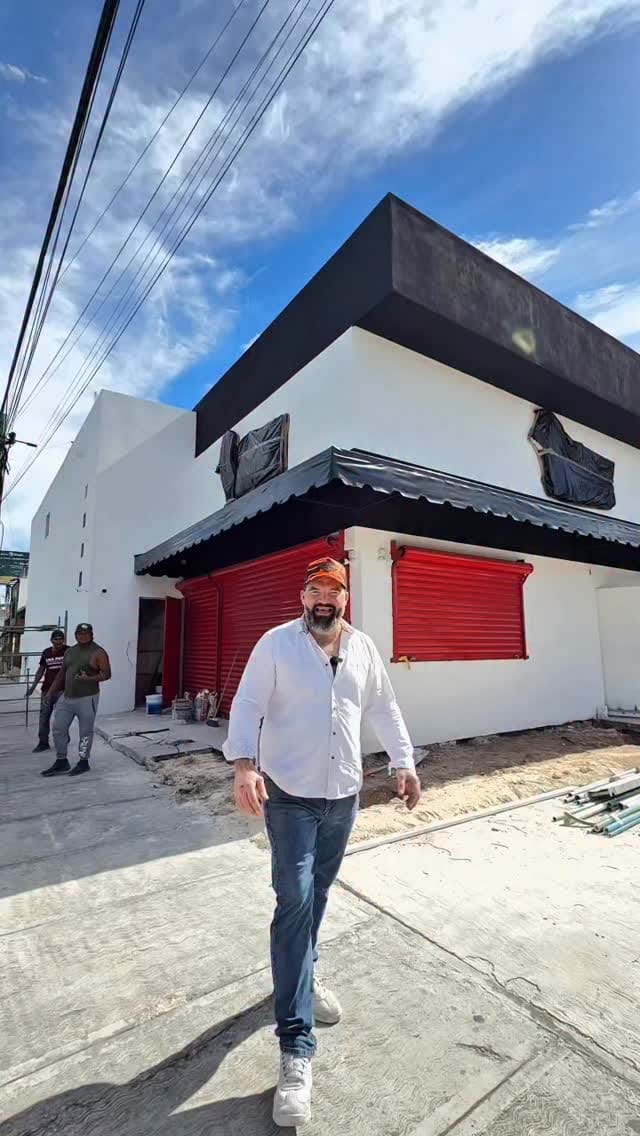 Post 3 by Happy Cake Cancún on Instagram (video)