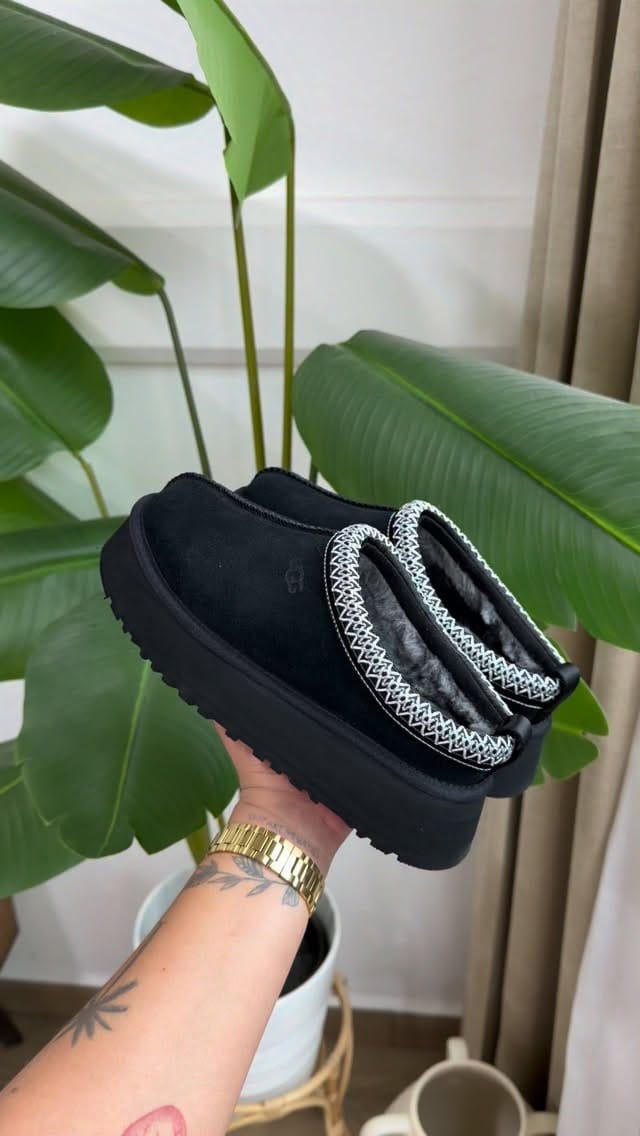 Post 3 by sneakersvand on Instagram (video)