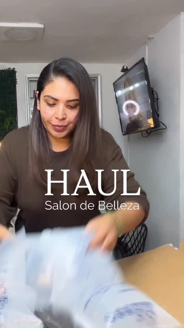 Post 8 by Mel melena on Instagram (video)