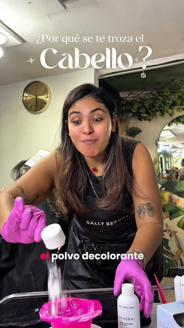 Post 6 by Mel melena on Instagram (video)