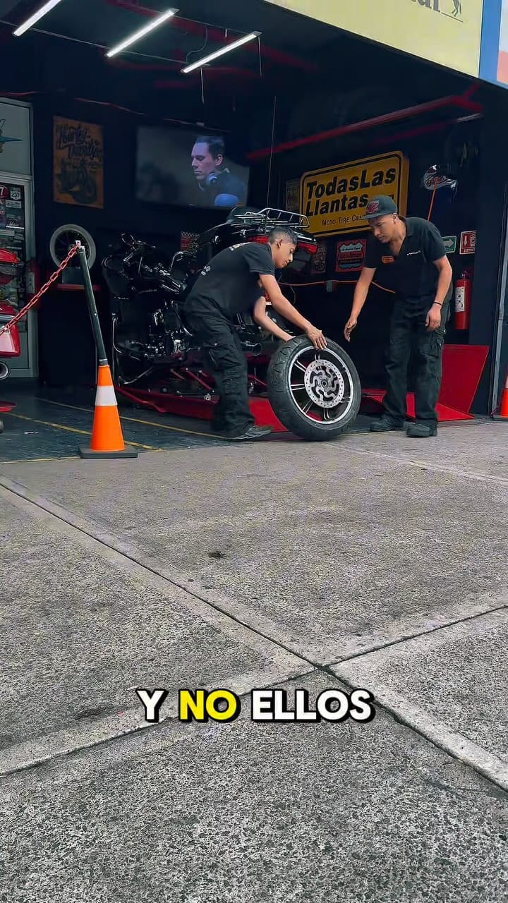 Post 5 by TodasLasLlantas.com | 🏍 on Instagram (video)