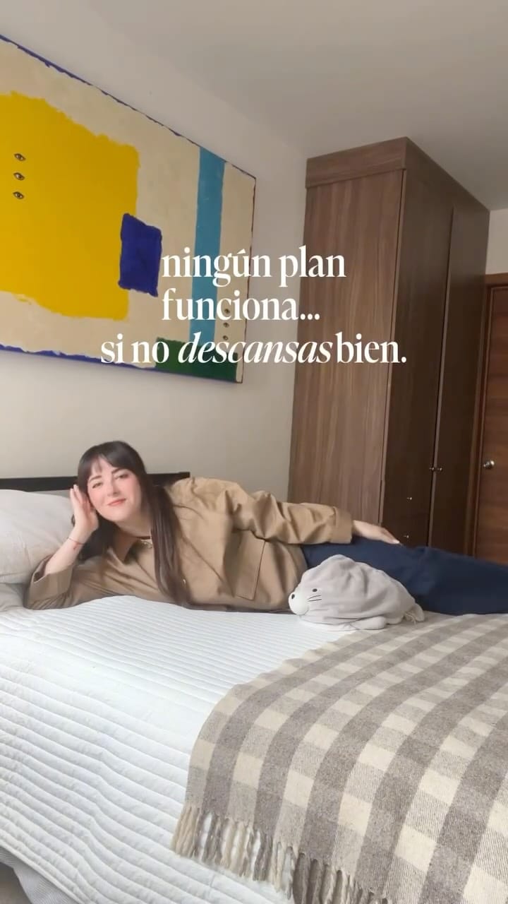 Post 4 by Emma Sleep Mexico on Instagram (video)