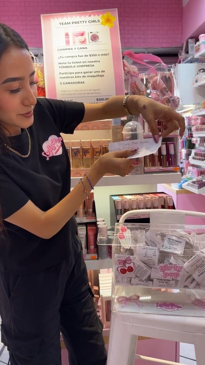 Post 8 by Cosméticos | Skincare | Accesorios on Instagram (video)