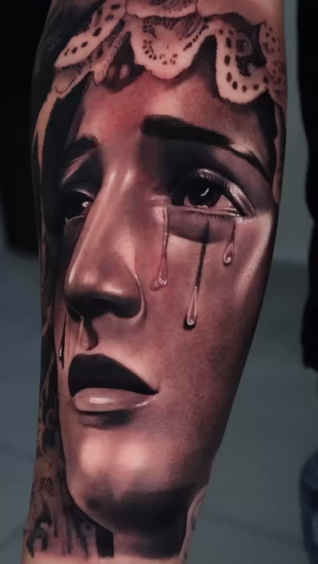Post 4 by Adrian Sánchez Tatuador on Instagram (video)