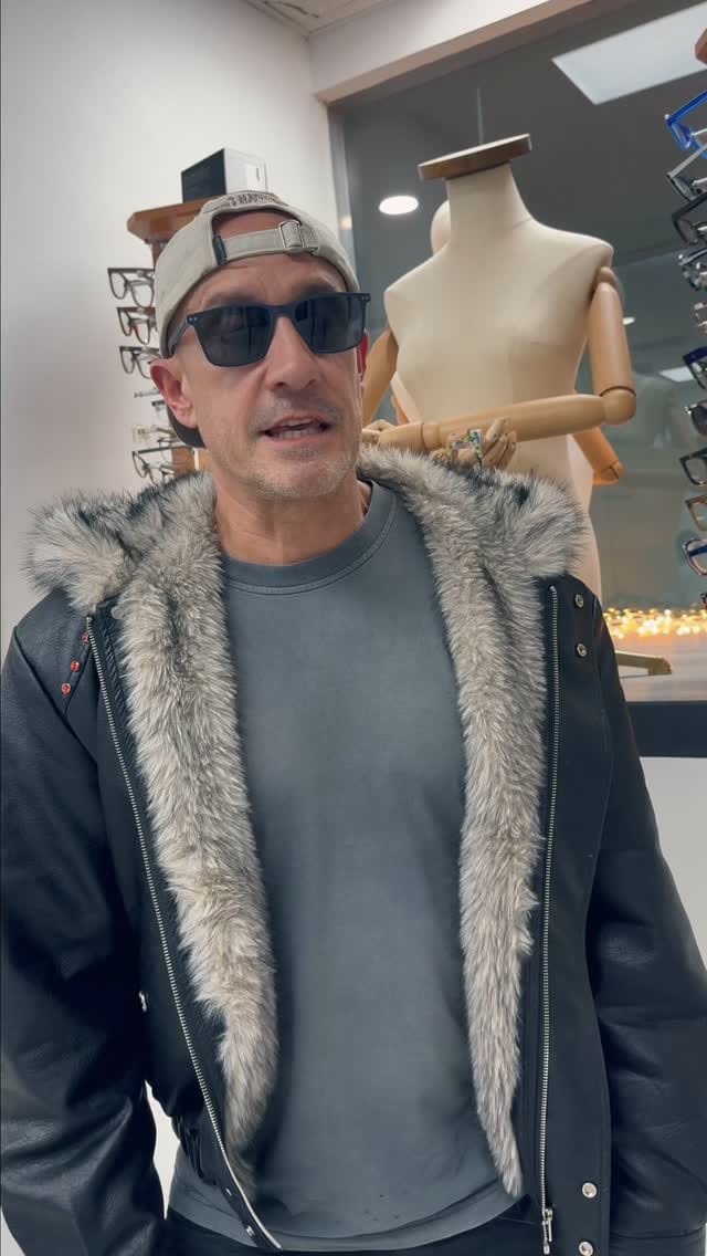 Post 2 by Frank Optik on Instagram (video)