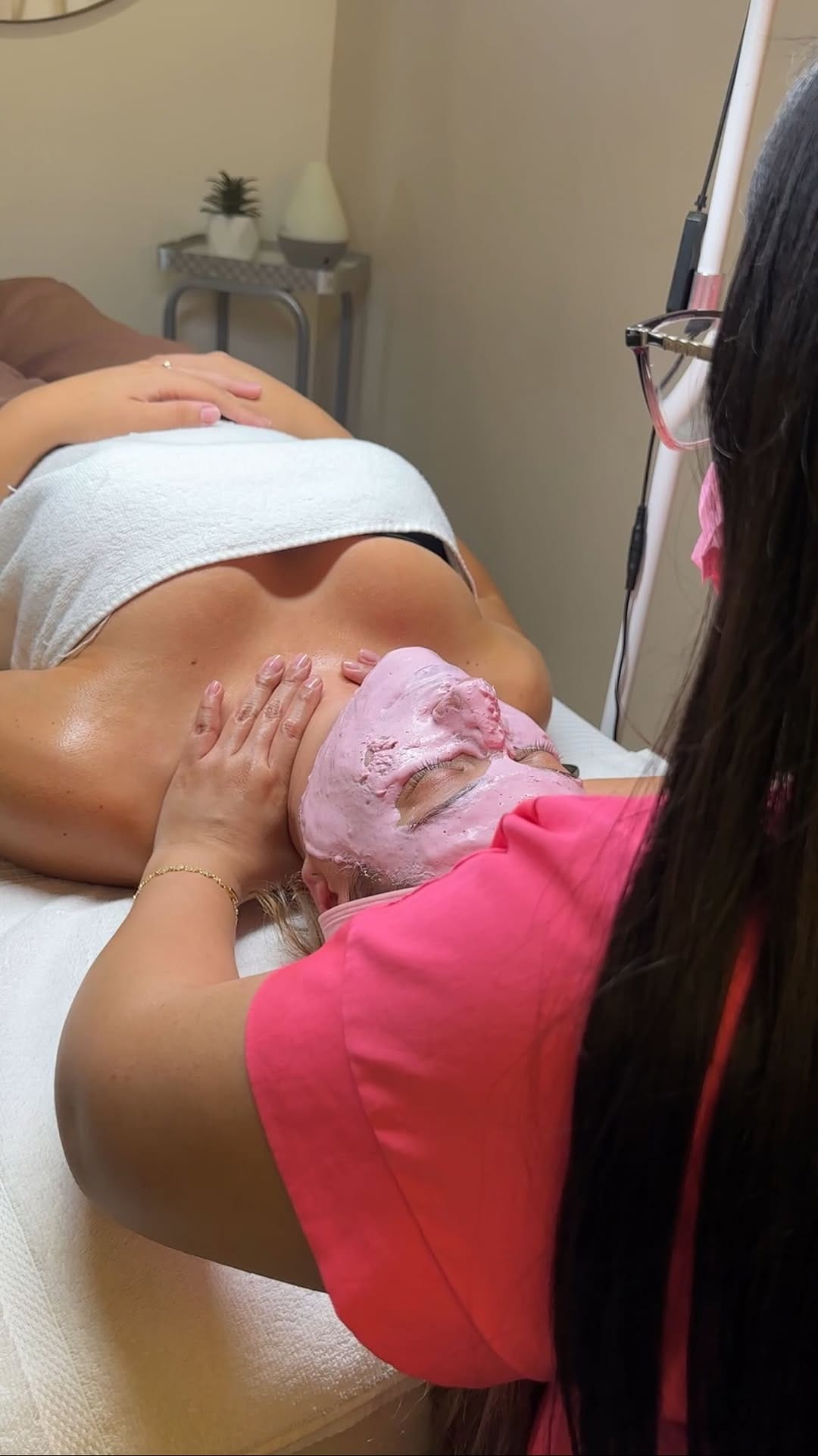 Post 10 by Jolie Clínica & Spa on Instagram (video)