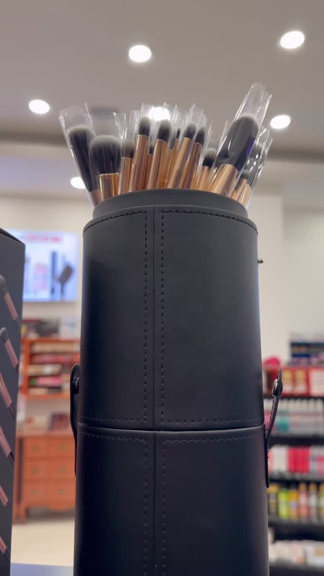 Post 4 by AVO Beauty on Instagram (video)