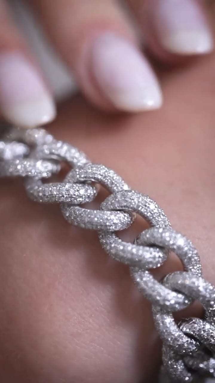 Post 8 by Jbjoyasmx on Instagram (video)