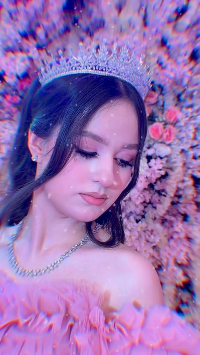 Post 3 by Quinceañeras Victoria's XV on Instagram (video)